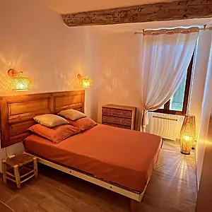 T2 Centre Village , Cucuron France