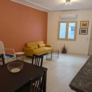Cosy Centre , LʼIsle-sur-la-Sorgue France